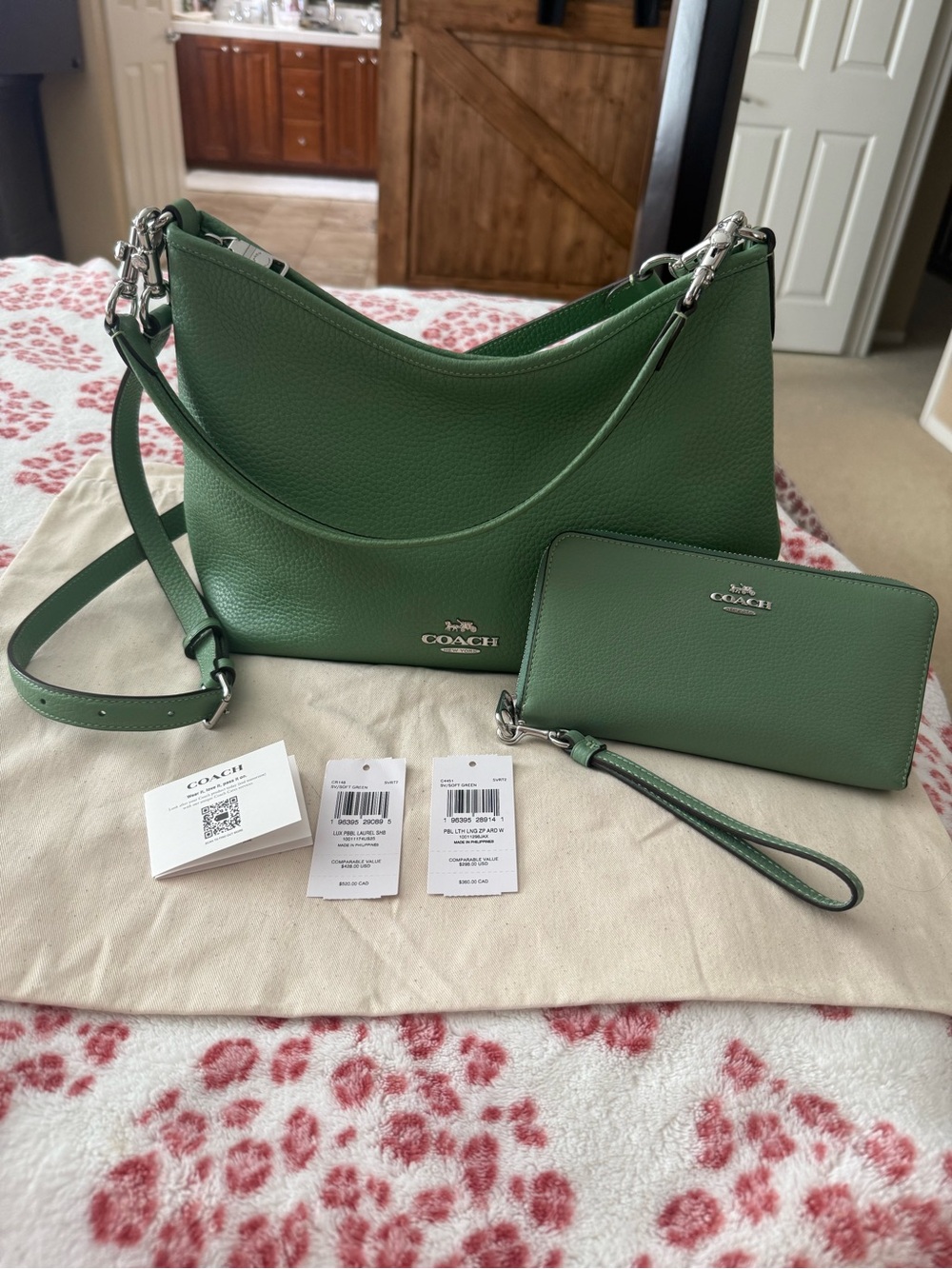 Authentic Coach Purse. Laurel Shoulder Bag w/ matching large zip wallet.